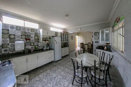 Casa à venda com 200m², 6 quartos e 3 vagasCozinha