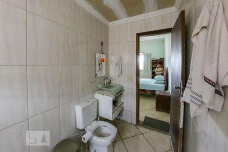 Casa à venda com 200m², 6 quartos e 3 vagasBanheiro da Suíte 2