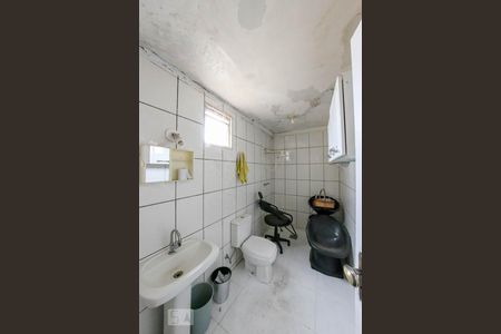 Casa à venda com 200m², 6 quartos e 3 vagasBanheiro da Suíte