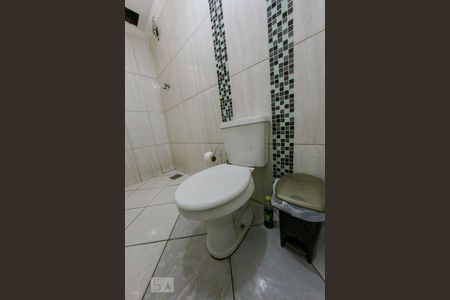 Casa à venda com 200m², 6 quartos e 3 vagasBanheiro Social 2