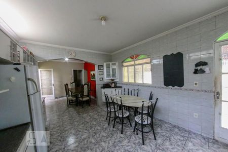 Casa à venda com 200m², 6 quartos e 3 vagasCozinha