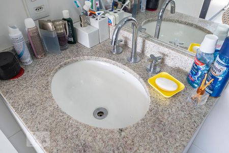 Banheiro de apartamento à venda com 1 quarto, 35m² em Pinheiros, São Paulo