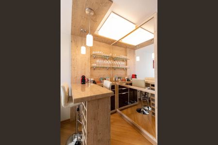 Sala de apartamento à venda com 2 quartos, 80m² em Pinheiros, São Paulo