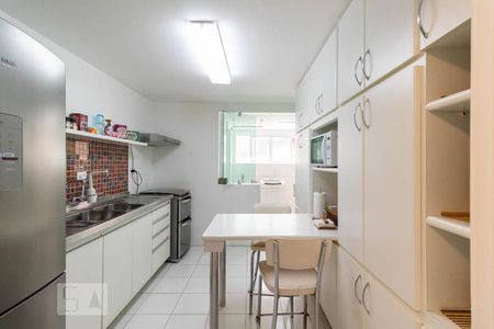 Apartamento à venda com 80m², 2 quartos e 1 vagaCozinha