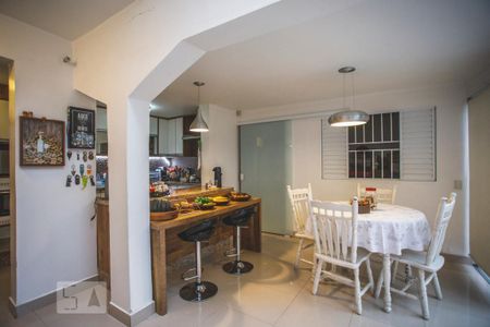 Casa à venda com 250m², 4 quartos e 2 vagasCozinha