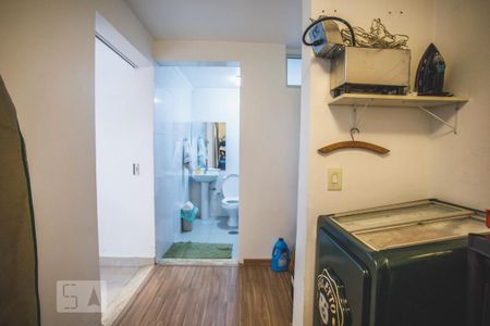 Casa à venda com 250m², 4 quartos e 2 vagasQuarto de Serviço