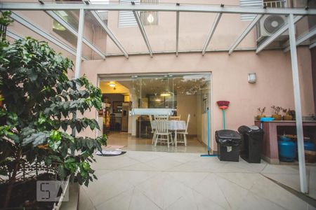 Casa à venda com 250m², 4 quartos e 2 vagasQuintal