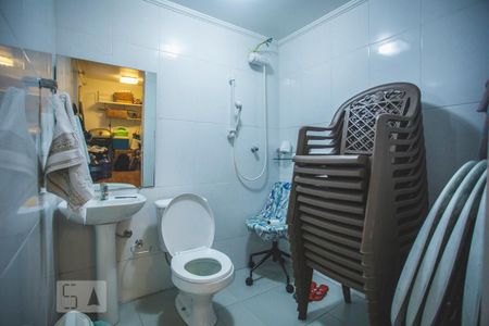 Casa à venda com 250m², 4 quartos e 2 vagasBanheiro de Serviço