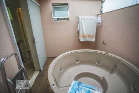 Casa à venda com 250m², 4 quartos e 2 vagasjacuzzi