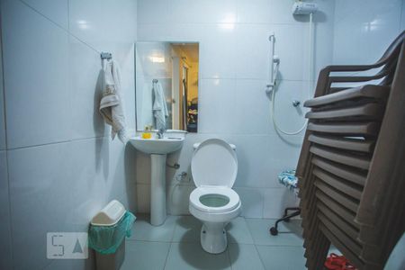 Casa à venda com 250m², 4 quartos e 2 vagasBanheiro de Serviço