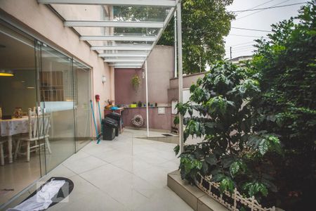 Casa à venda com 250m², 4 quartos e 2 vagasQuintal
