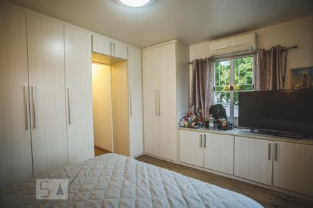 Casa à venda com 250m², 4 quartos e 2 vagasSuíte 1