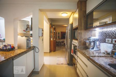 Casa à venda com 250m², 4 quartos e 2 vagasCozinha - Torneira