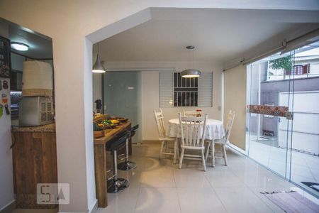 Casa à venda com 250m², 4 quartos e 2 vagasCozinha