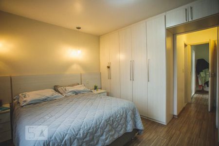 Casa à venda com 250m², 4 quartos e 2 vagasSuíte 1