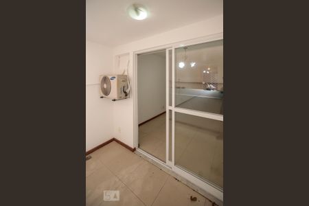 Apartamento para alugar com 80m², 3 quartos e 1 vaga Apartamento para alugar com 80m², 3 quartos e 1 vagaVaranda