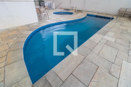 Apartamento à venda com 84m², 3 quartos e 2 vagas Apartamento à venda com 84m², 3 quartos e 2 vagasÁrea comum - Piscina