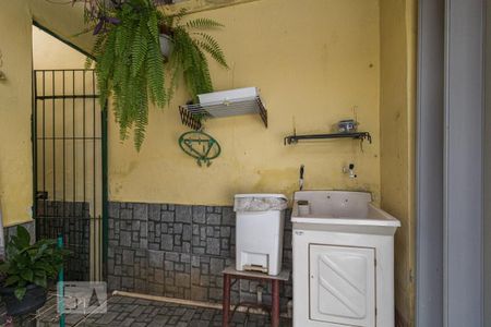 Casa à venda com 200m², 4 quartos e 1 vagaArea de serviço
