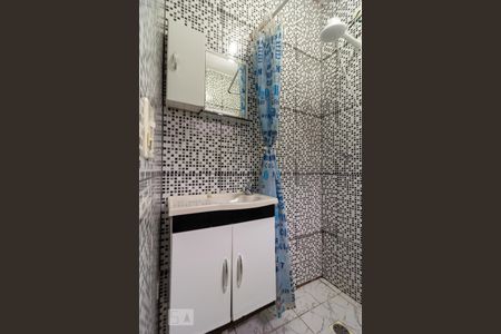 Banheiro de kitnet/studio para alugar com 1 quarto, 15m² em Vila Sao Luis, São Paulo