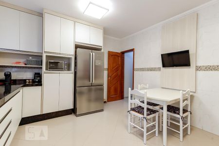 Casa à venda com 235m², 3 quartos e 4 vagas Casa à venda com 235m², 3 quartos e 4 vagasCozinha