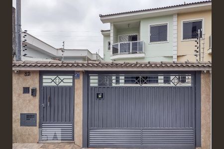 Casa à venda com 235m², 3 quartos e 4 vagas Casa à venda com 235m², 3 quartos e 4 vagasFachada