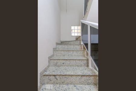 Casa à venda com 235m², 3 quartos e 4 vagas Casa à venda com 235m², 3 quartos e 4 vagasEscadas Quartos