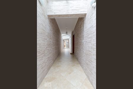 Casa à venda com 235m², 3 quartos e 4 vagas Casa à venda com 235m², 3 quartos e 4 vagasCorredor Externo