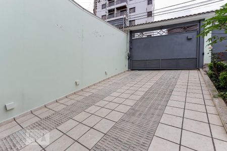 Casa à venda com 235m², 3 quartos e 4 vagas Casa à venda com 235m², 3 quartos e 4 vagasGaragem