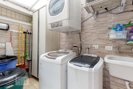 Casa à venda com 235m², 3 quartos e 4 vagas Casa à venda com 235m², 3 quartos e 4 vagasÁrea de Serviço