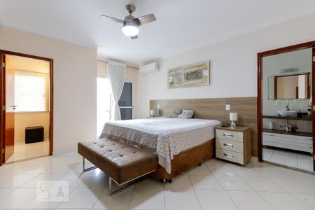 Casa à venda com 235m², 3 quartos e 4 vagas Casa à venda com 235m², 3 quartos e 4 vagasSuíte