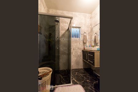 Casa à venda com 130m², 4 quartos e 2 vagasBanheiro social 2