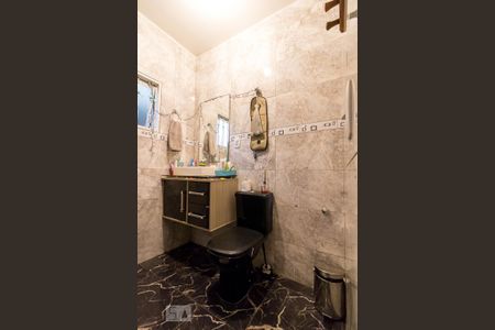 Casa à venda com 130m², 4 quartos e 2 vagasBanheiro social 2