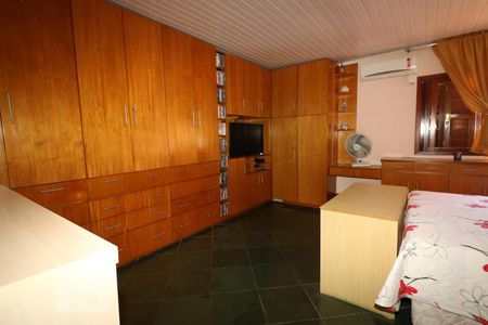 Quarto 1 de casa à venda com 4 quartos, 233m² em Vila Ipiranga, Porto Alegre