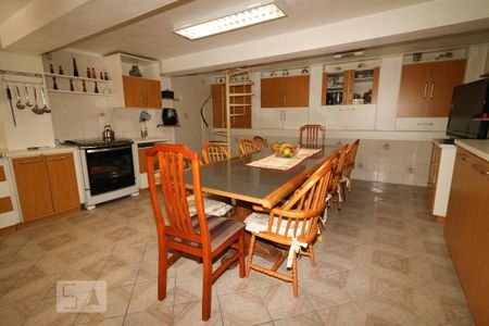 Casa à venda com 267m², 4 quartos e 4 vagasCozinha