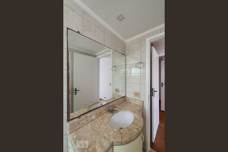 Apartamento à venda com 116m², 3 quartos e 1 vagaBanheiro da suíte