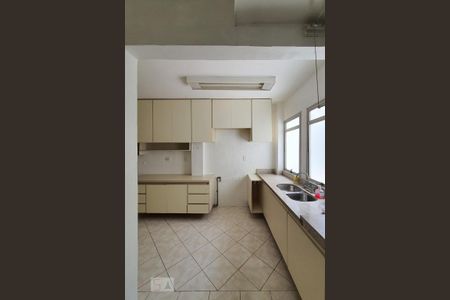 Apartamento à venda com 116m², 3 quartos e 1 vagaÁrea de serviço