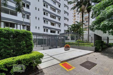 Apartamento à venda com 116m², 3 quartos e 1 vagaFachada