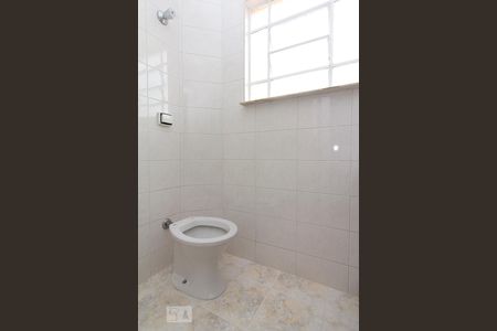 Casa para alugar com 163m², 2 quartos e 1 vagaDetalhe banheiro