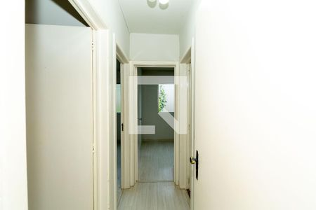 Corredor de apartamento à venda com 3 quartos, 60m² em Estoril, Belo Horizonte