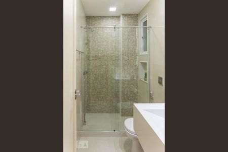 Apartamento à venda com 90m², 2 quartos e sem vaga Apartamento à venda com 90m², 2 quartos e sem vagaBanheiro social