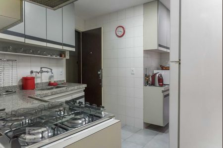 Apartamento à venda com 90m², 2 quartos e sem vaga Apartamento à venda com 90m², 2 quartos e sem vagaCozinha