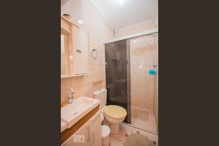 Banheiro  de apartamento à venda com 1 quarto, 38m² em Vila Ipiranga, Porto Alegre