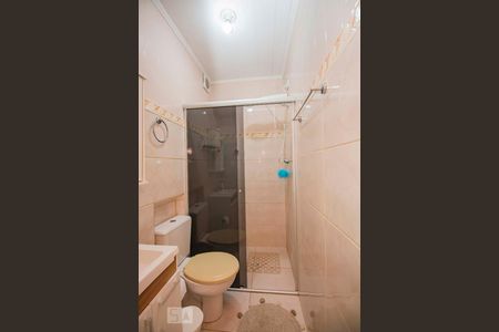 Banheiro  de apartamento à venda com 1 quarto, 38m² em Vila Ipiranga, Porto Alegre