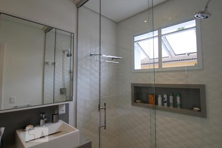 Casa à venda com 263m², 4 quartos e 3 vagas Casa à venda com 263m², 4 quartos e 3 vagasBanheiro da Suíte 2