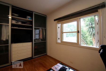 Casa à venda com 263m², 4 quartos e 3 vagas Casa à venda com 263m², 4 quartos e 3 vagasQuarto 1