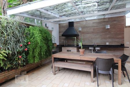 Casa à venda com 263m², 4 quartos e 3 vagas Casa à venda com 263m², 4 quartos e 3 vagasÁrea Externa