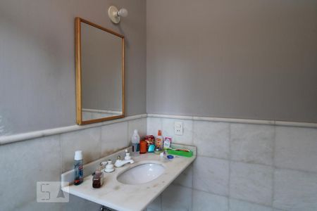 Casa à venda com 263m², 4 quartos e 3 vagas Casa à venda com 263m², 4 quartos e 3 vagasBanheiro da Suíte 1