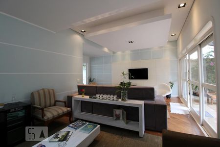 Casa à venda com 263m², 4 quartos e 3 vagas Casa à venda com 263m², 4 quartos e 3 vagasSala