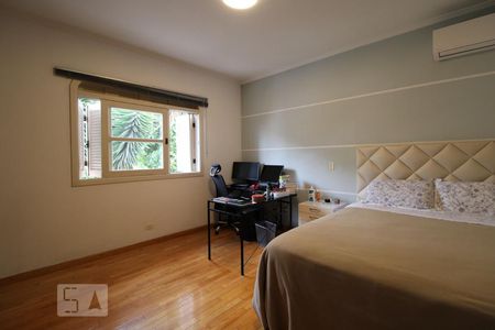 Casa à venda com 263m², 4 quartos e 3 vagas Casa à venda com 263m², 4 quartos e 3 vagasQuarto 1