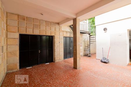 Casa à venda com 220m², 3 quartos e 3 vagas Casa à venda com 220m², 3 quartos e 3 vagasGaragem